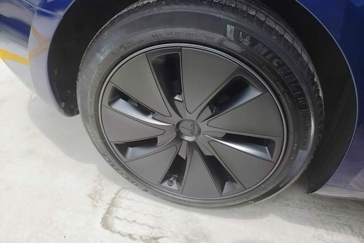 Used Tesla Model 3 2023 Rear-Wheel-Drive Version Right Rear Wheel Hub