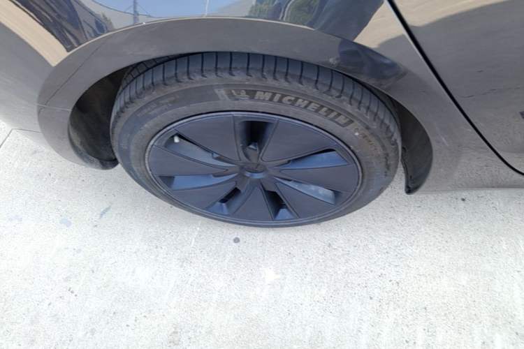 Used Tesla Model 3 2023 Rear-Wheel-Drive Version Right Rear Wheel Hub
