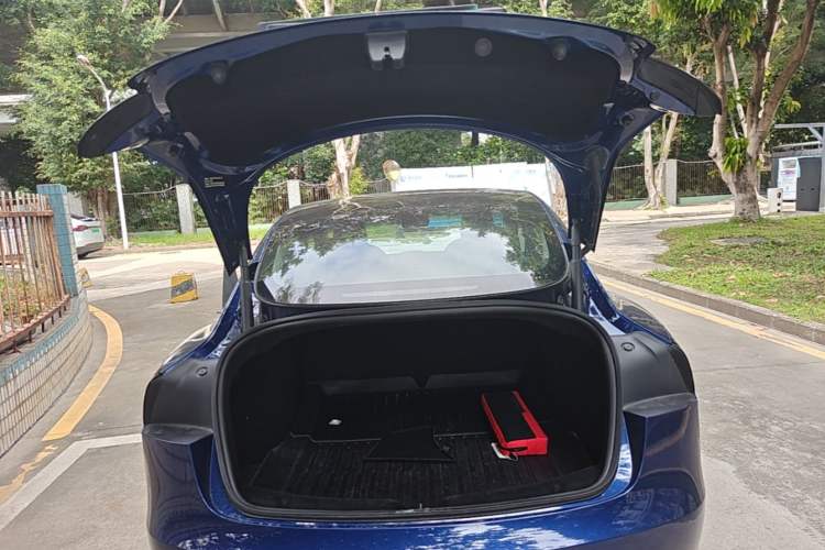 Used Tesla Model 3 2023 Long-Range All-Wheel-Drive Version Trunk