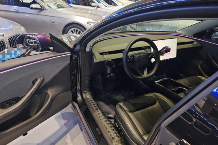 Used Tesla Model 3 2023 Rear-Wheel-Drive Version Interior 2