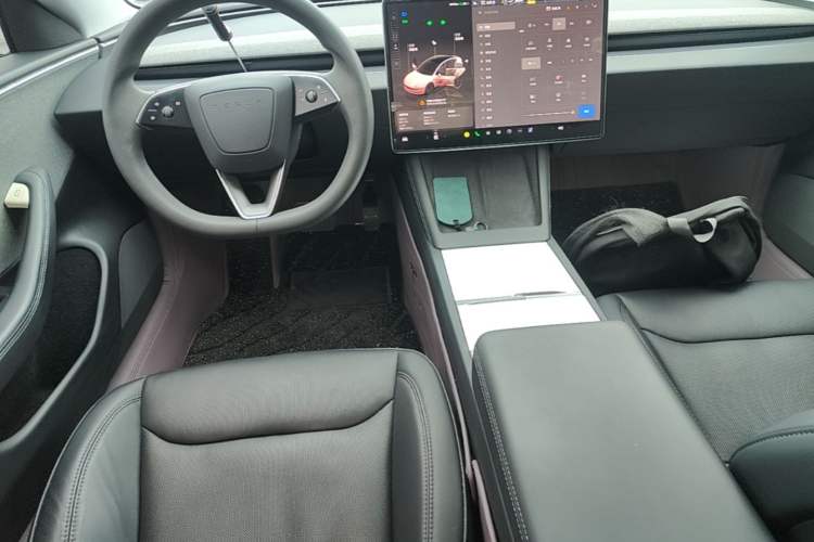 Used Tesla Model 3 2023 Rear-Wheel-Drive Version Center Console
