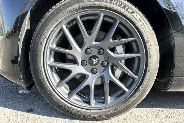 Used Tesla Model 3 2023 Rear-Wheel-Drive Version Exterior 8