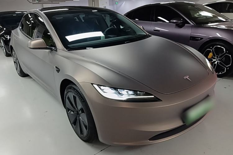 Used Tesla Model 3 2023 Rear-Wheel-Drive Version Front Right 45 Deg