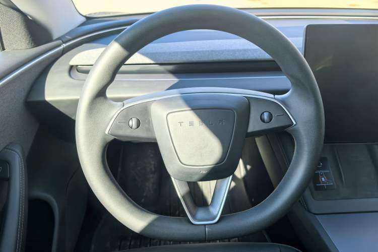 Used Tesla Model 3 2023 Rear-Wheel-Drive Version Interior 5