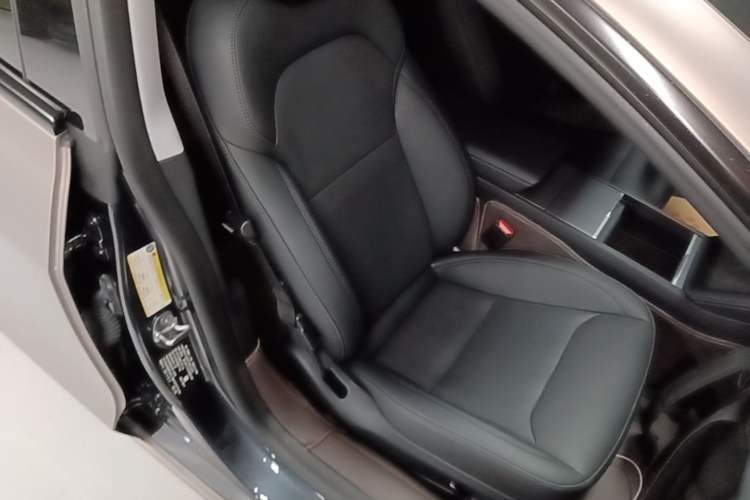 Used Tesla Model 3 2023 Rear-Wheel-Drive Version Right Front Seat