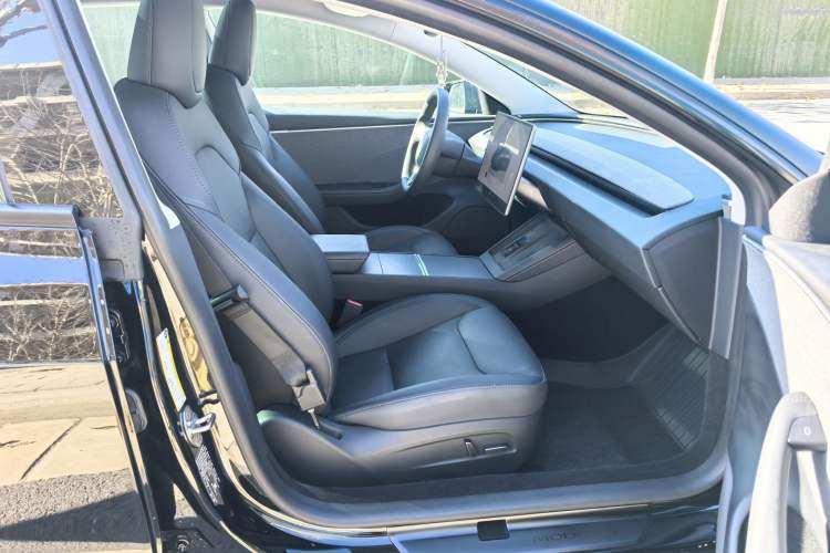 Used Tesla Model 3 2023 Rear-Wheel-Drive Version Right Front Seat