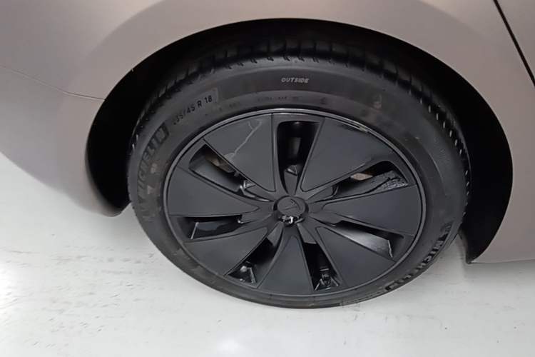 Used Tesla Model 3 2023 Rear-Wheel-Drive Version Right Rear Wheel Hub