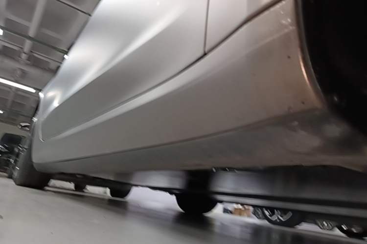 Used Tesla Model 3 2023 Rear-Wheel-Drive Version Right Side Sill