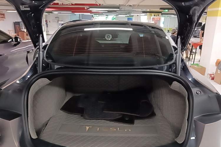 Used Tesla Model 3 2023 Rear-Wheel-Drive Version Trunk