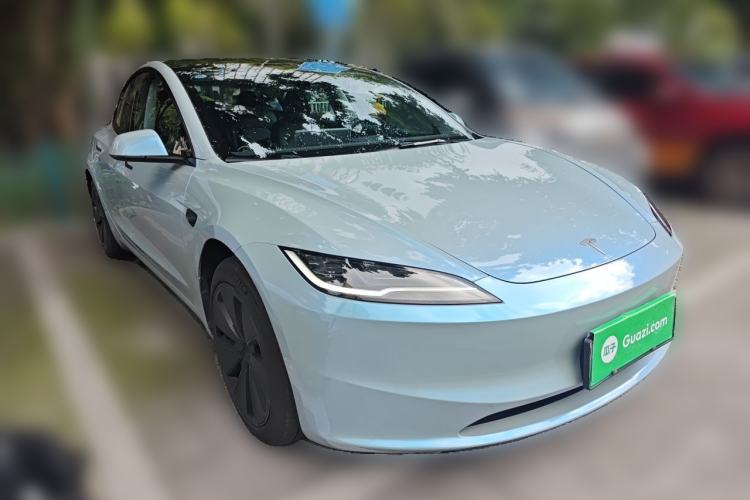 Used Tesla Model 3 2023 Rear-Wheel-Drive Version Front Right 45 Deg