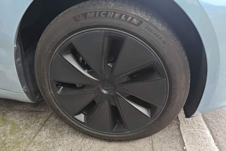 Used Tesla Model 3 2023 Rear-Wheel-Drive Version Right Front Wheel Hub