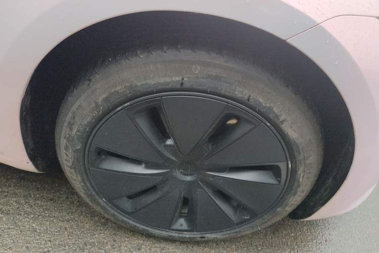 Used Tesla Model 3 2023 Rear-Wheel-Drive Version Right Front Wheel Hub