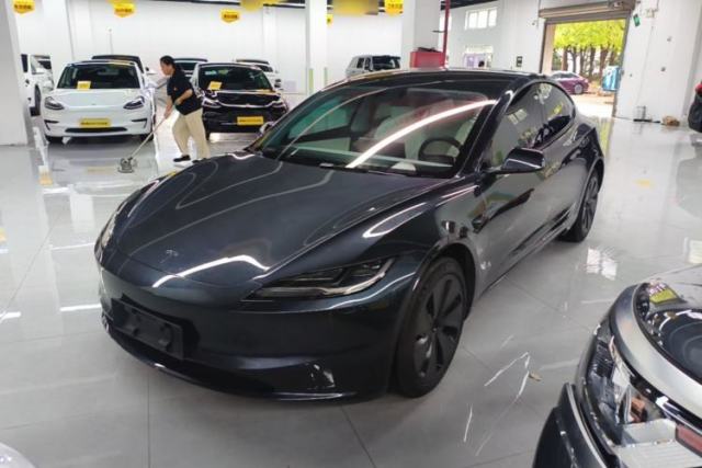 Używany Tesla Model 3 2023 Long-Range All-Wheel-Drive Version