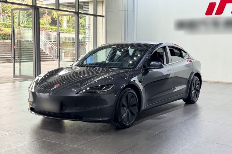 Tesla Model 3 2023 Long-Range All-Wheel-Drive Version