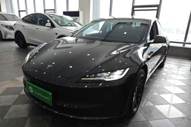 Used Tesla Model 3 2023 Long-Range All-Wheel-Drive Version