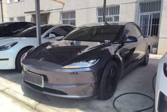 Używany Tesla Model 3 2023 Long-Range All-Wheel-Drive Version