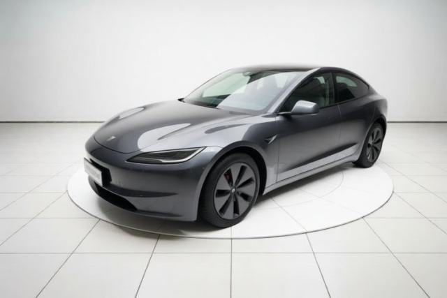 Used Tesla Model 3 2023 Long-Range All-Wheel-Drive Version