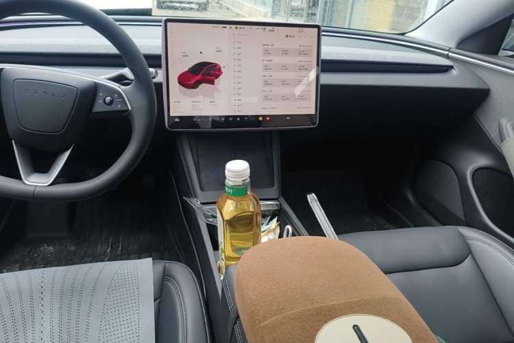 Used Tesla Model 3 2023 Rear-Wheel-Drive Version Audio And AC Panel