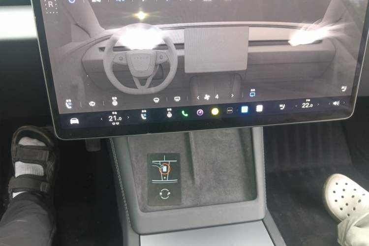 Used Tesla Model 3 2023 Rear-Wheel-Drive Version Audio And AC Panel
