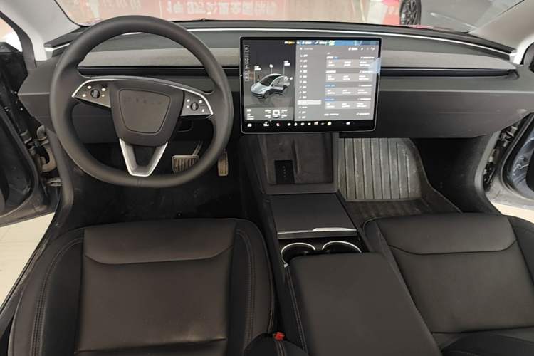 Used Tesla Model 3 2023 Rear-Wheel-Drive Version Audio And AC Panel