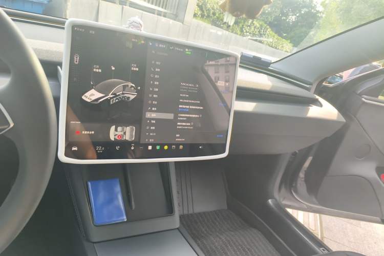 Used Tesla Model 3 2023 Long-Range All-Wheel-Drive Version Audio And AC Panel