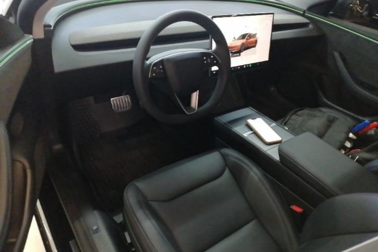 Used Tesla Model 3 2023 Long-Range All-Wheel-Drive Version Center Console