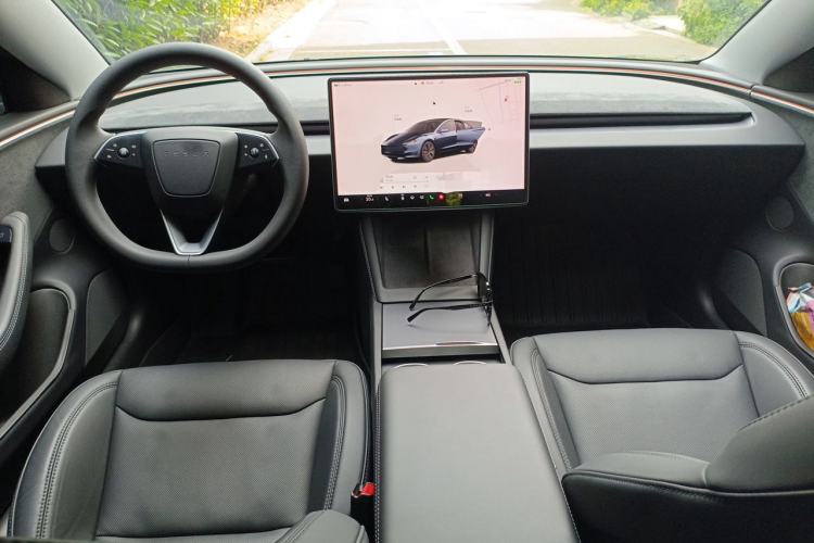 Used Tesla Model 3 2023 Long-Range All-Wheel-Drive Version Center Console