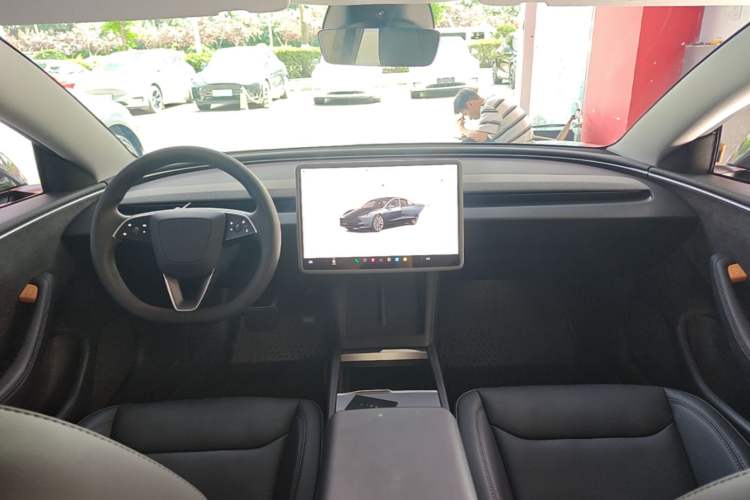Used Tesla Model 3 2023 Long-Range All-Wheel-Drive Version Center Console