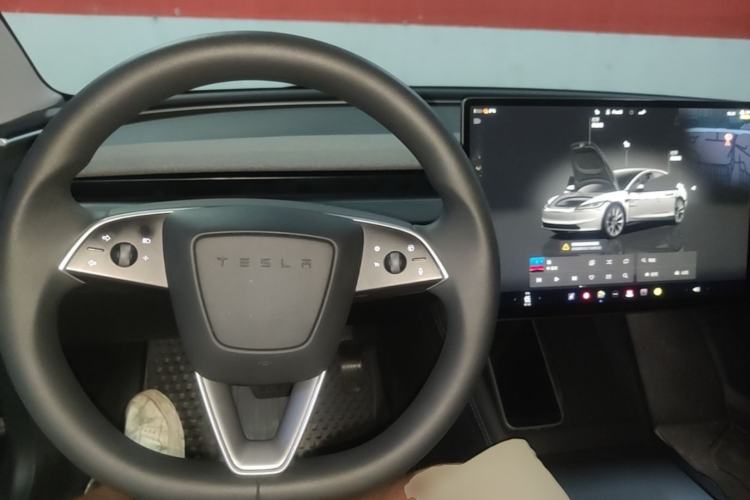 Used Tesla Model 3 2023 Long-Range All-Wheel-Drive Version Center Console