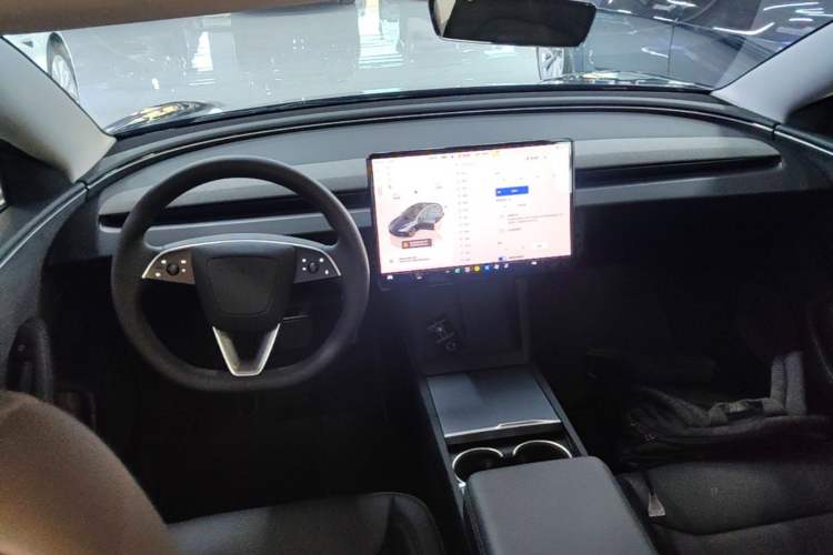 Used Tesla Model 3 2023 Long-Range All-Wheel-Drive Version Center Console