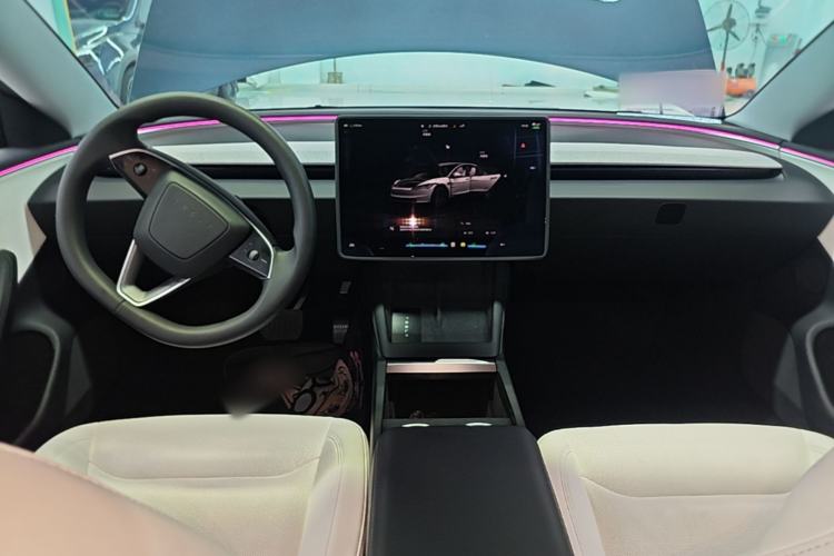 Used Tesla Model 3 2023 Long-Range All-Wheel-Drive Version Center Console