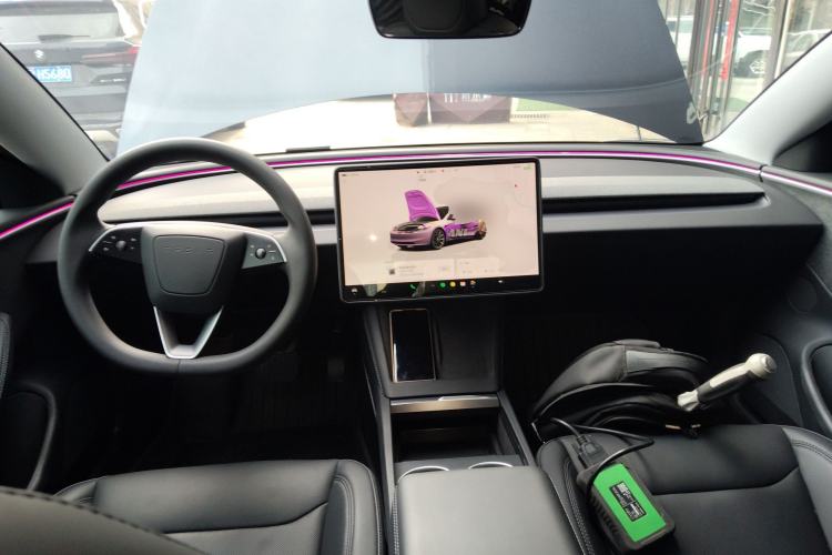 Used Tesla Model 3 2023 Long-Range All-Wheel-Drive Version Center Console