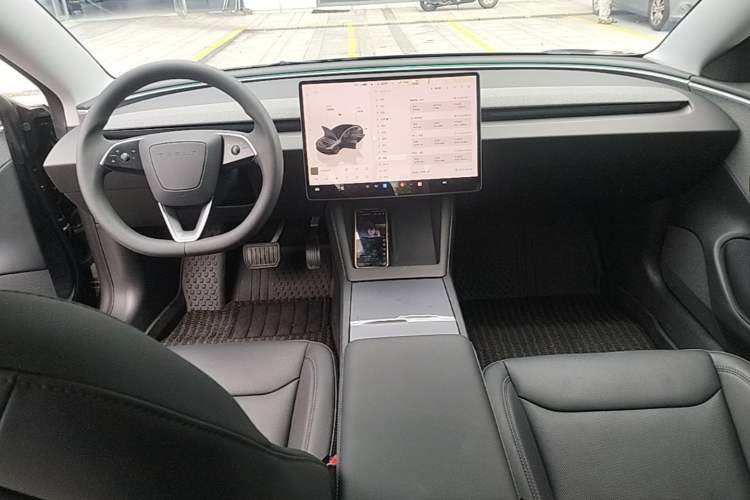 Used Tesla Model 3 2023 Rear-Wheel-Drive Version Center Console