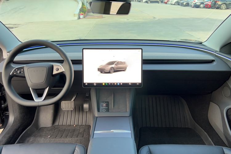 Used Tesla Model 3 2023 Long-Range All-Wheel-Drive Version Center Console