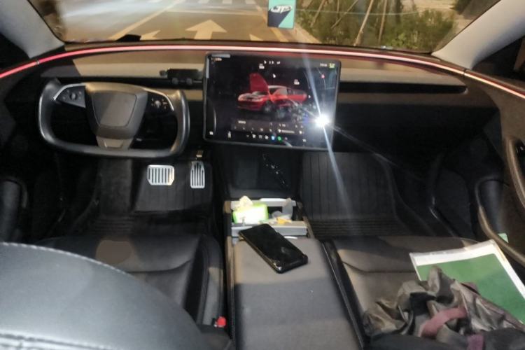 Used Tesla Model 3 2023 Long-Range All-Wheel-Drive Version Center Console