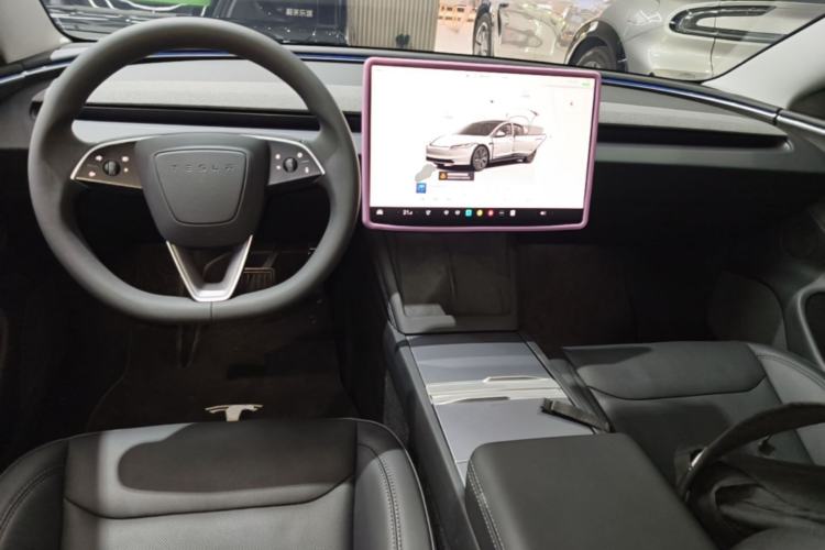Used Tesla Model 3 2023 Long-Range All-Wheel-Drive Version Center Console