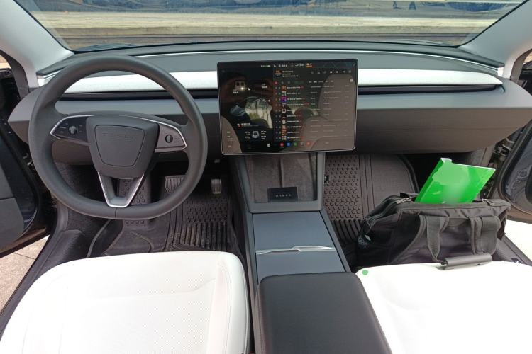 Used Tesla Model 3 2023 Long-Range All-Wheel-Drive Version Center Console