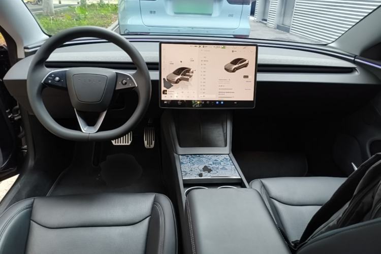 Used Tesla Model 3 2023 Long-Range All-Wheel-Drive Version Center Console