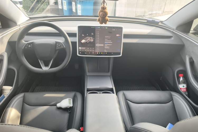 Used Tesla Model 3 2023 Long-Range All-Wheel-Drive Version Center Console