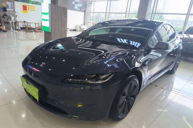 Used Tesla Model 3 2023 Long-Range All-Wheel-Drive Version