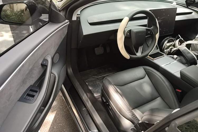 Used Tesla Model 3 2023 Long-Range All-Wheel-Drive Version Driver Seat