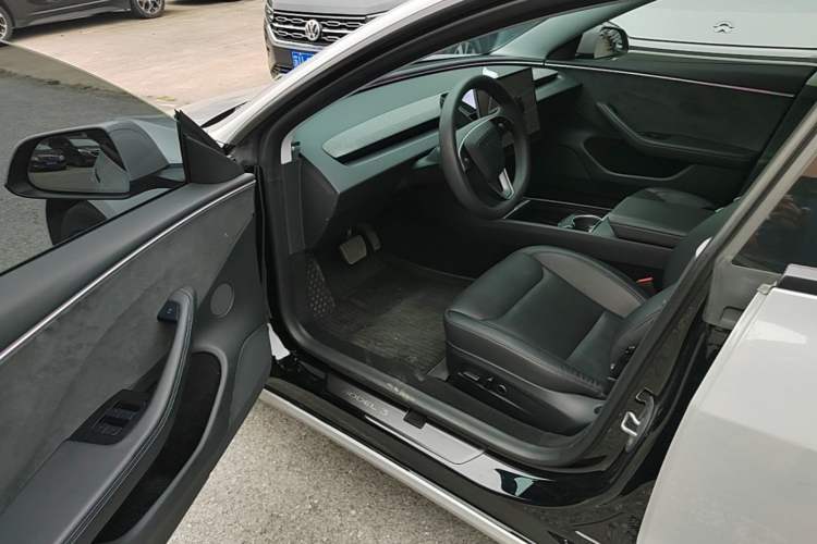 Used Tesla Model 3 2023 Long-Range All-Wheel-Drive Version Driver Seat