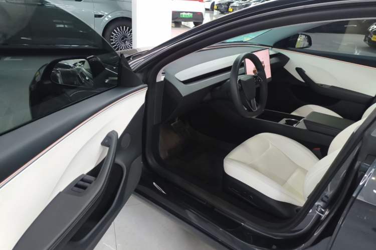 Used Tesla Model 3 2023 Long-Range All-Wheel-Drive Version Driver Seat