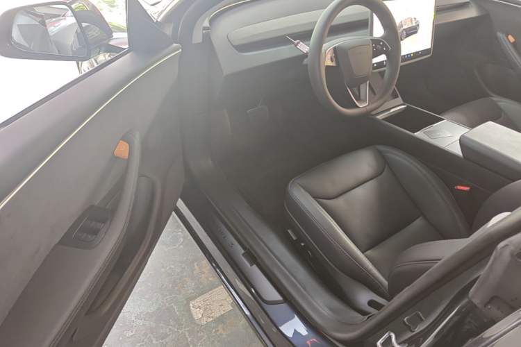 Used Tesla Model 3 2023 Long-Range All-Wheel-Drive Version Driver Seat
