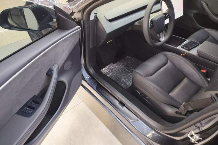Used Tesla Model 3 2023 Long-Range All-Wheel-Drive Version Driver Seat