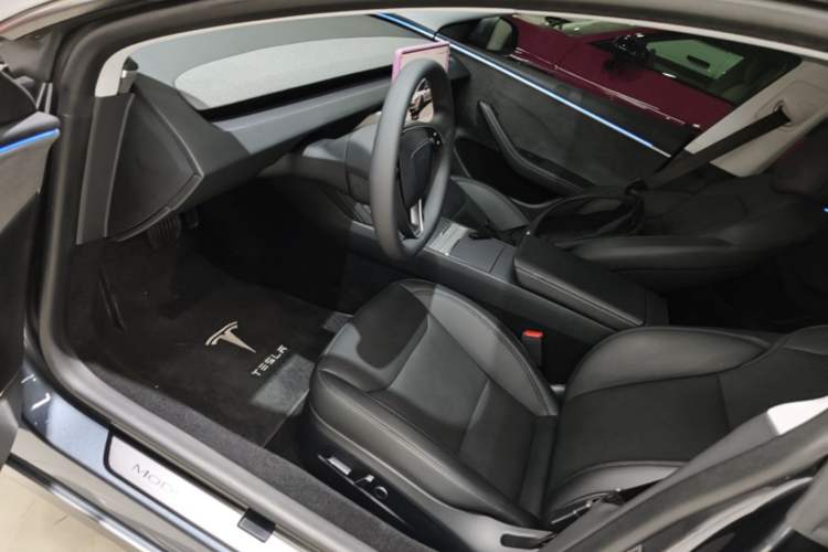 Used Tesla Model 3 2023 Long-Range All-Wheel-Drive Version Driver Seat