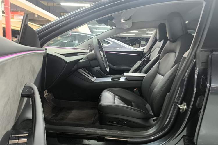 Used Tesla Model 3 2023 Long-Range All-Wheel-Drive Version Driver Seat