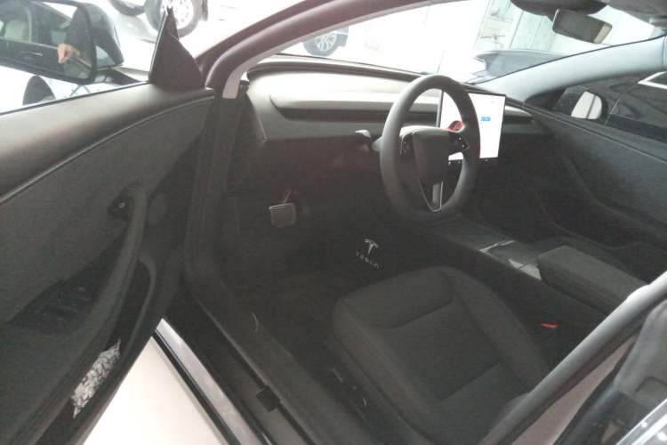 Used Tesla Model 3 2023 Long-Range All-Wheel-Drive Version Driver Seat