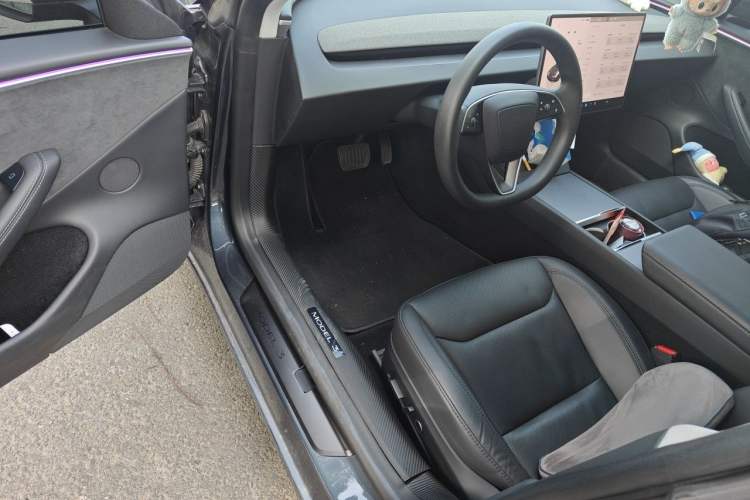 Used Tesla Model 3 2023 Long-Range All-Wheel-Drive Version Driver Seat