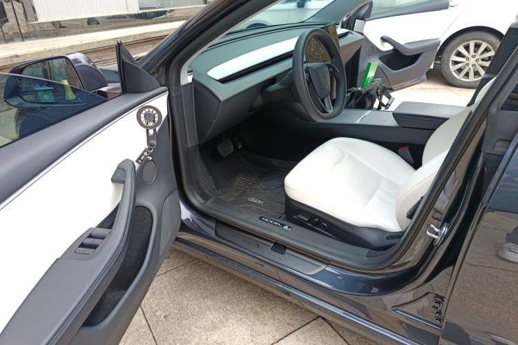 Used Tesla Model 3 2023 Long-Range All-Wheel-Drive Version Driver Seat